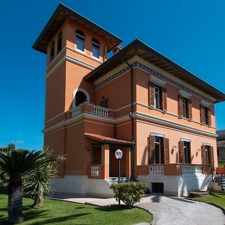 Palazzo Moresco Santa Marinella Exterior foto