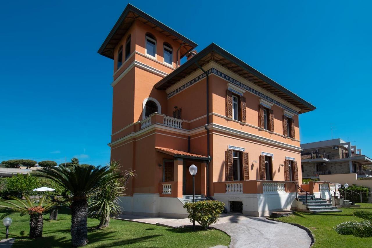 Palazzo Moresco Santa Marinella Exterior foto
