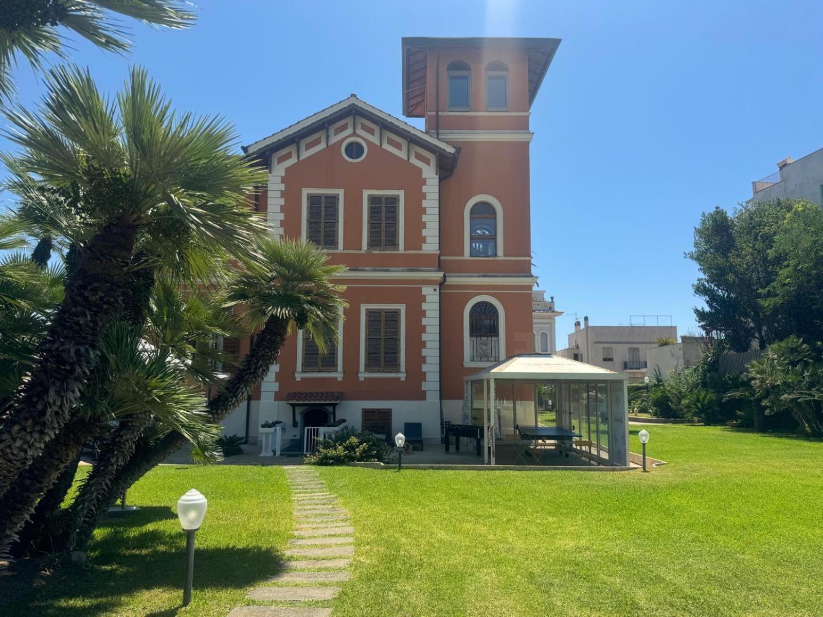 Palazzo Moresco Santa Marinella Exterior foto